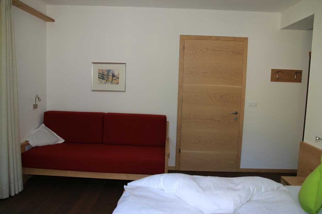 Garni Raffein Hotell Lana Exteriör bild