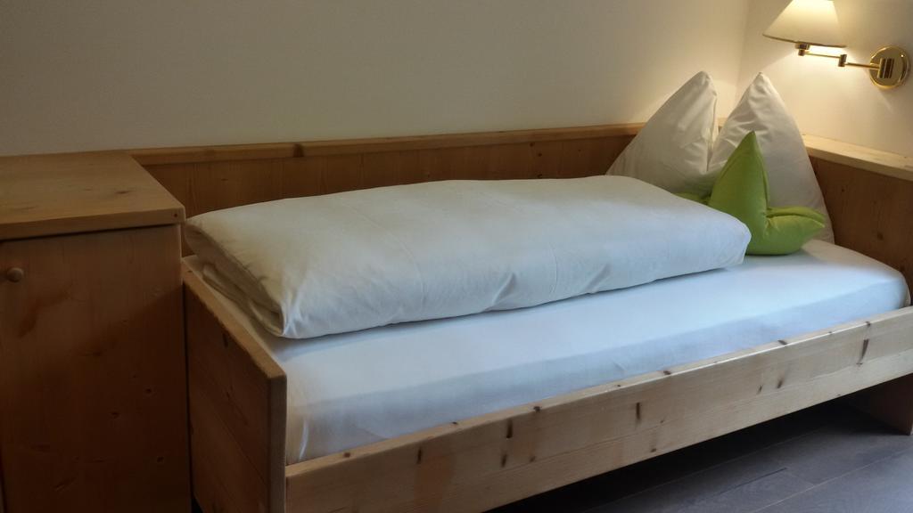 Garni Raffein Hotell Lana Exteriör bild