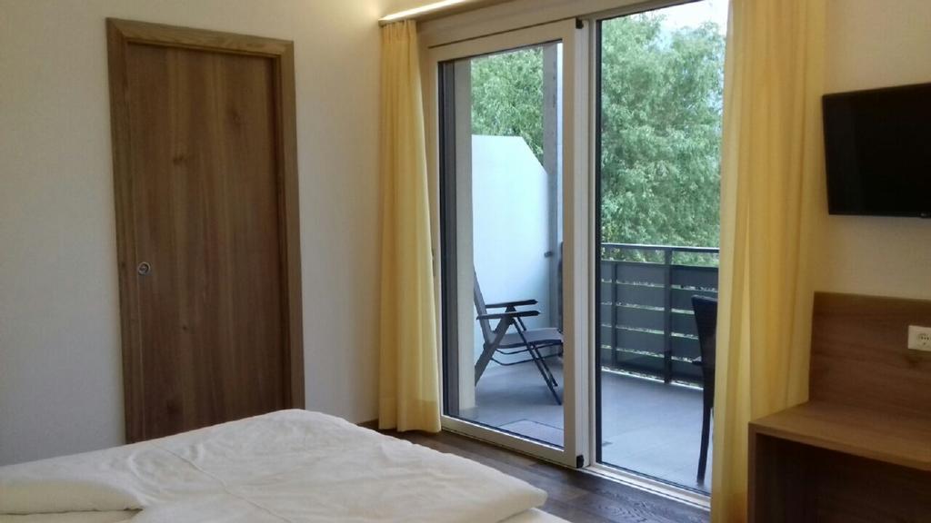 Garni Raffein Hotell Lana Exteriör bild