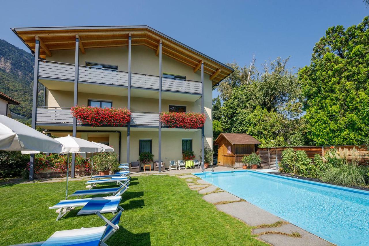 Garni Raffein Hotell Lana Exteriör bild