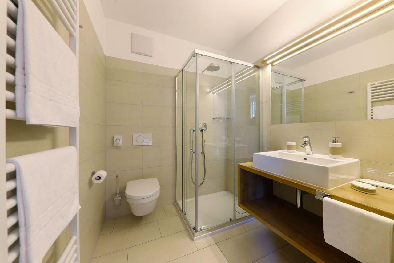 Garni Raffein Hotell Lana Exteriör bild