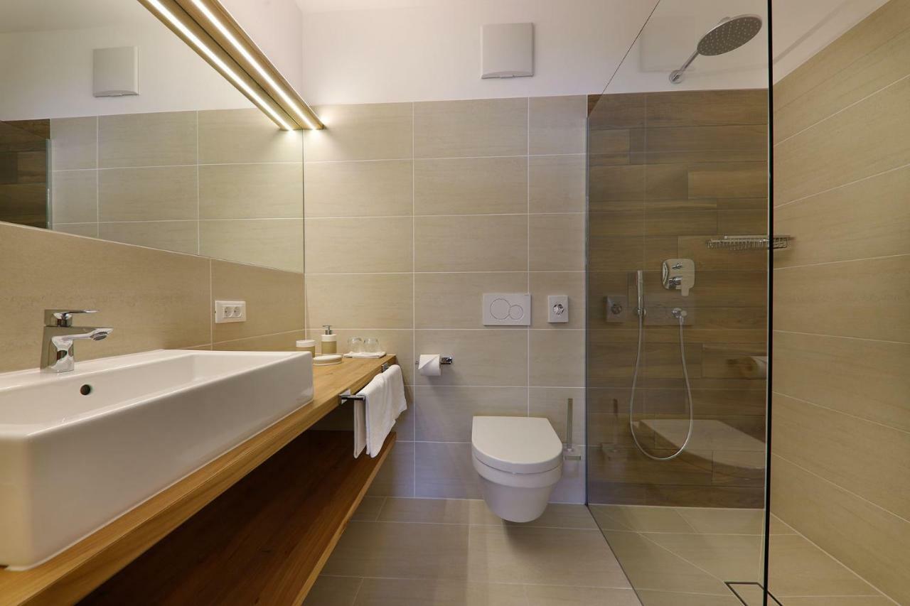 Garni Raffein Hotell Lana Exteriör bild
